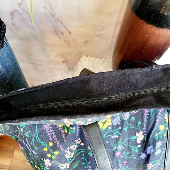 PINK Victoria's Secret floral canvas weekender bag - Picture 6 of 9